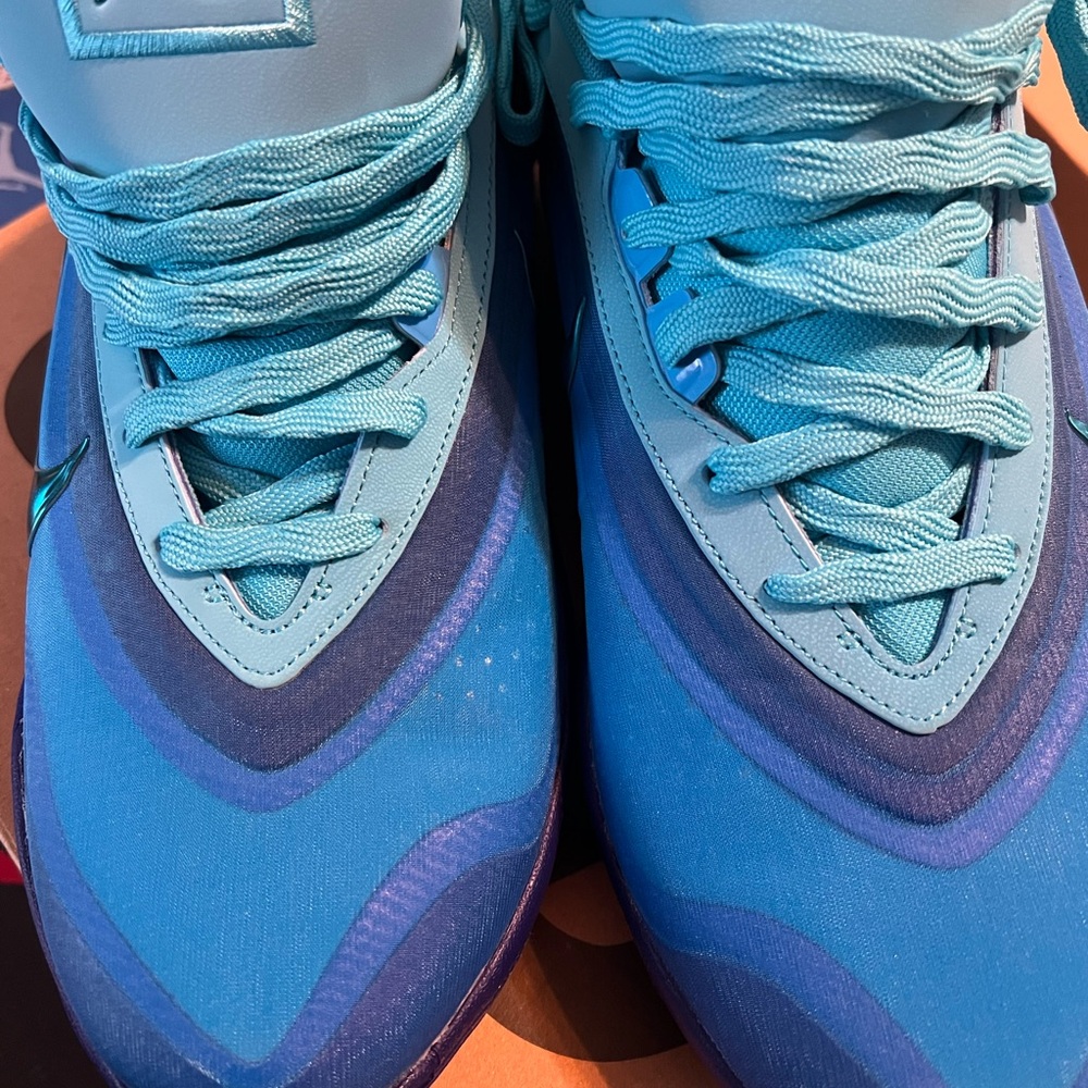 Nike Aja Wilson Turquoise Athletic Shoes women 12.5, men 11